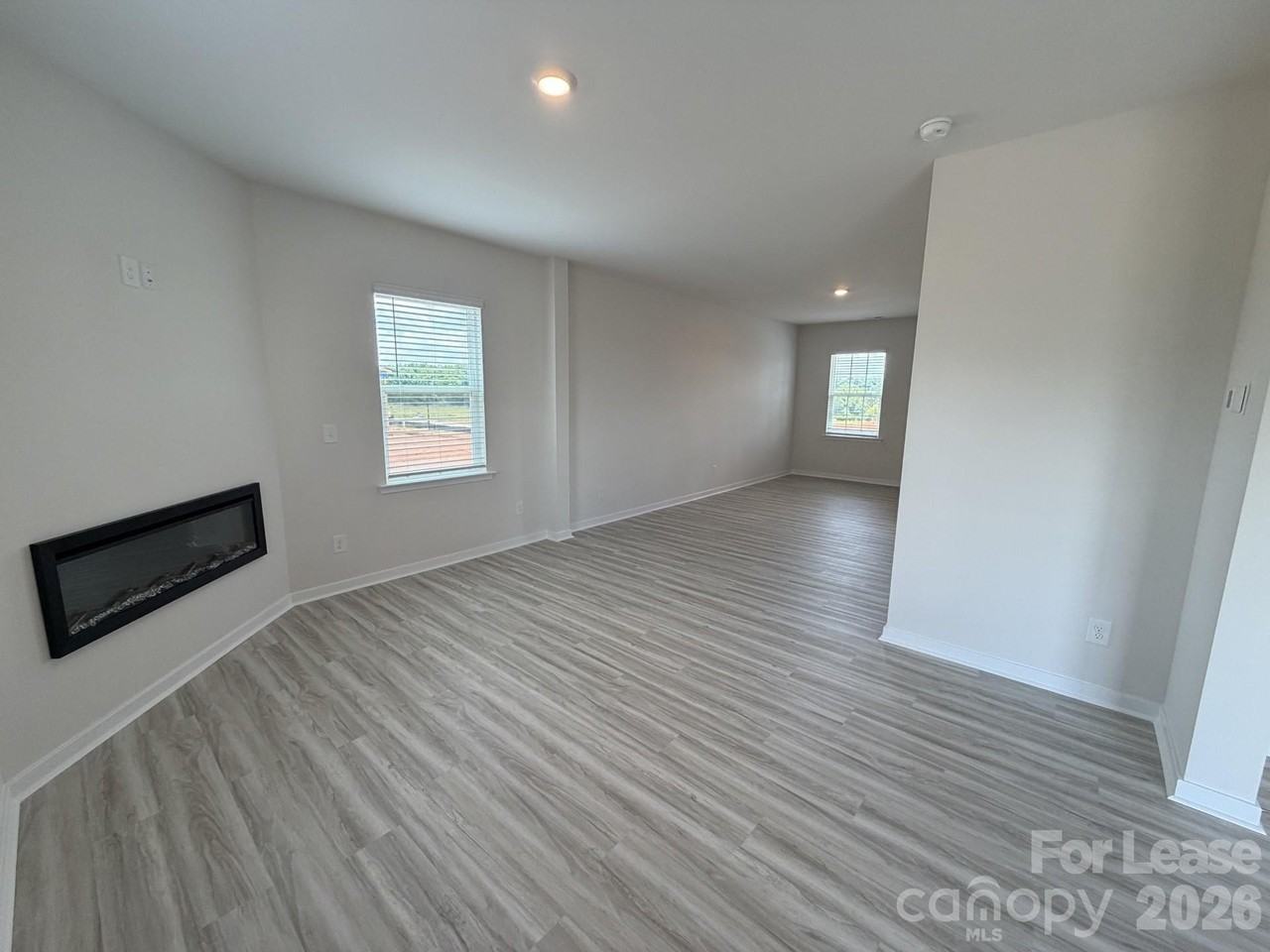 270 Mary Locke Way - Photo 5 of 19