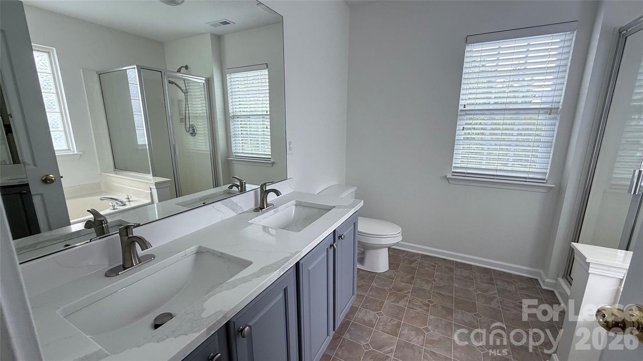 17507 Westmill Ln - Photo 4 of 12