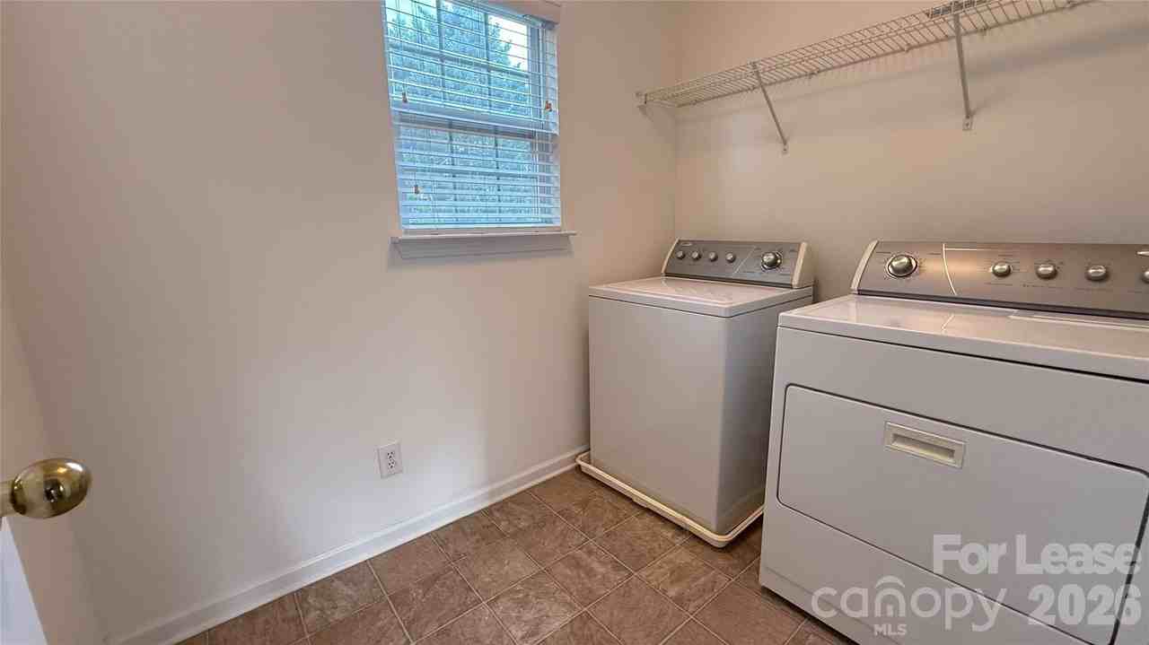 17507 Westmill Ln - Photo 5 of 12