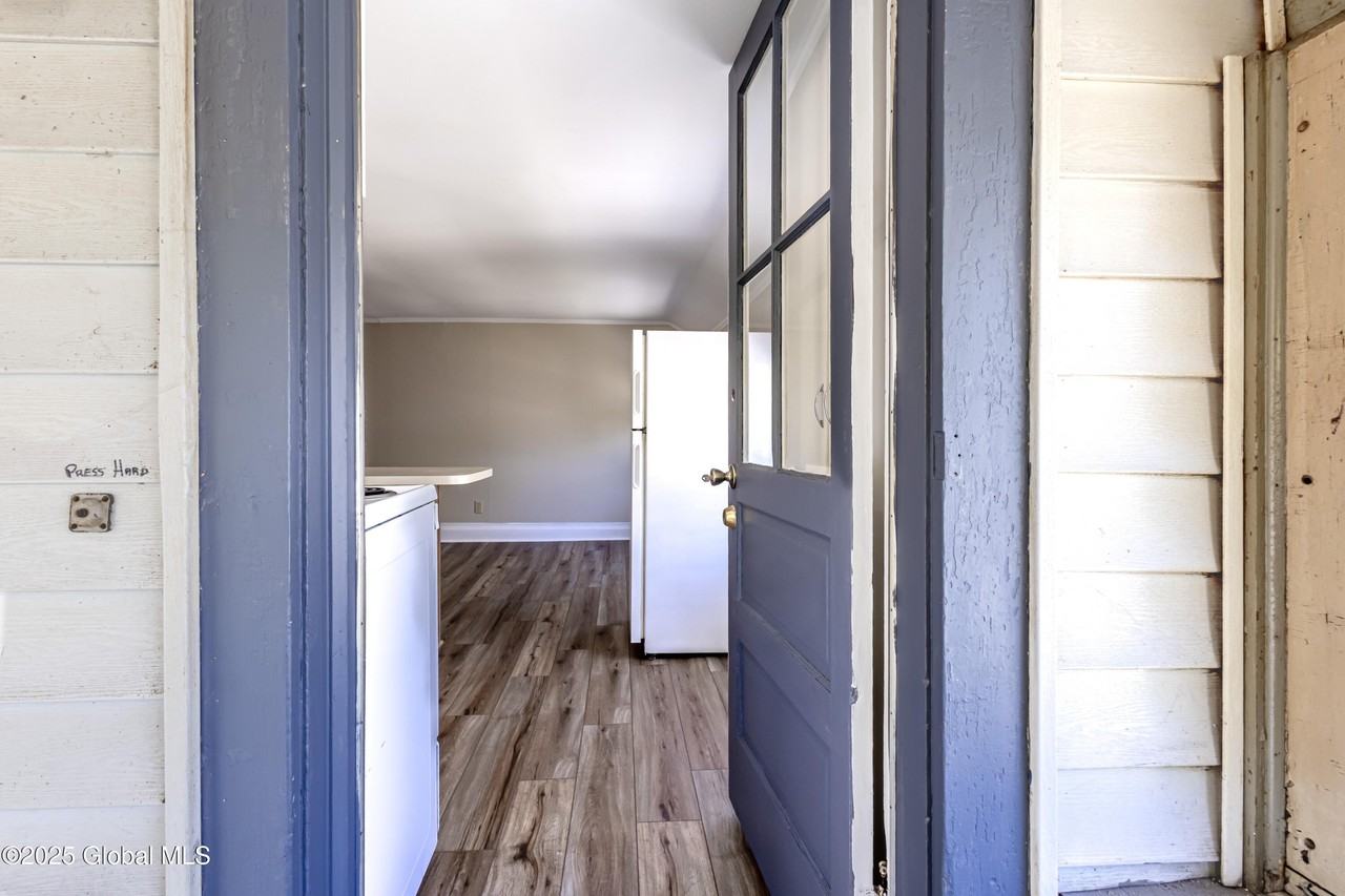 182 Kingsley Rd #2B - Photo 2 of 14
