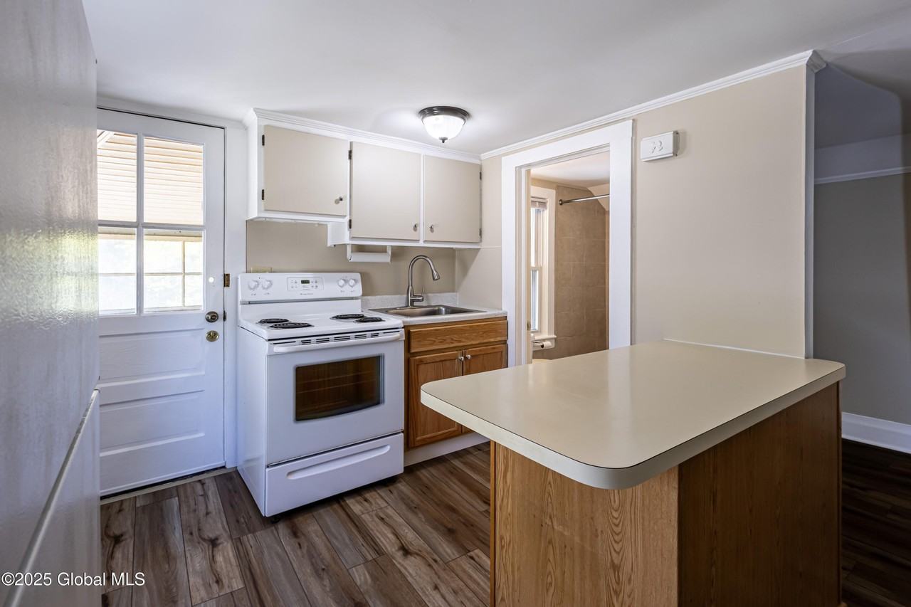 182 Kingsley Rd #2B - Photo 3 of 14