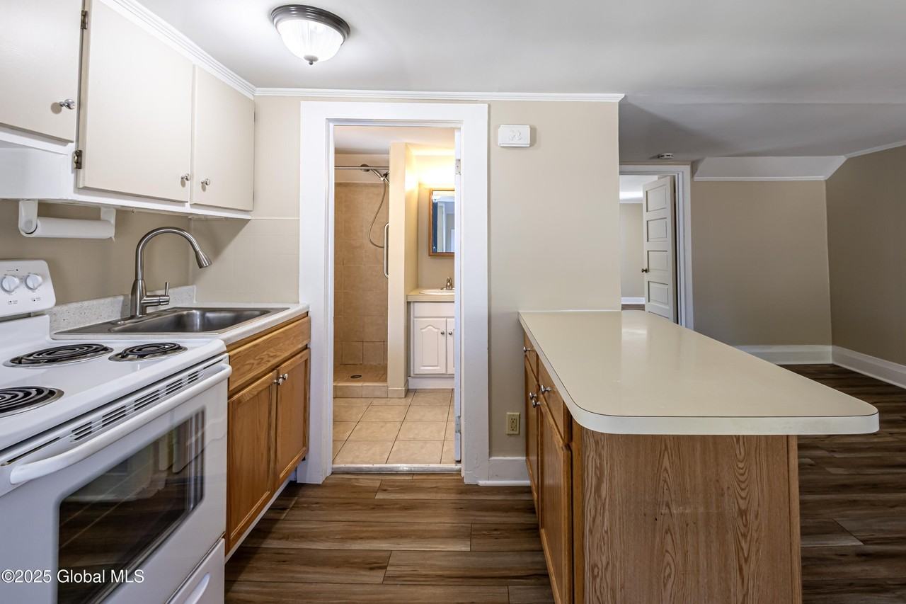 182 Kingsley Rd #2B - Photo 4 of 14