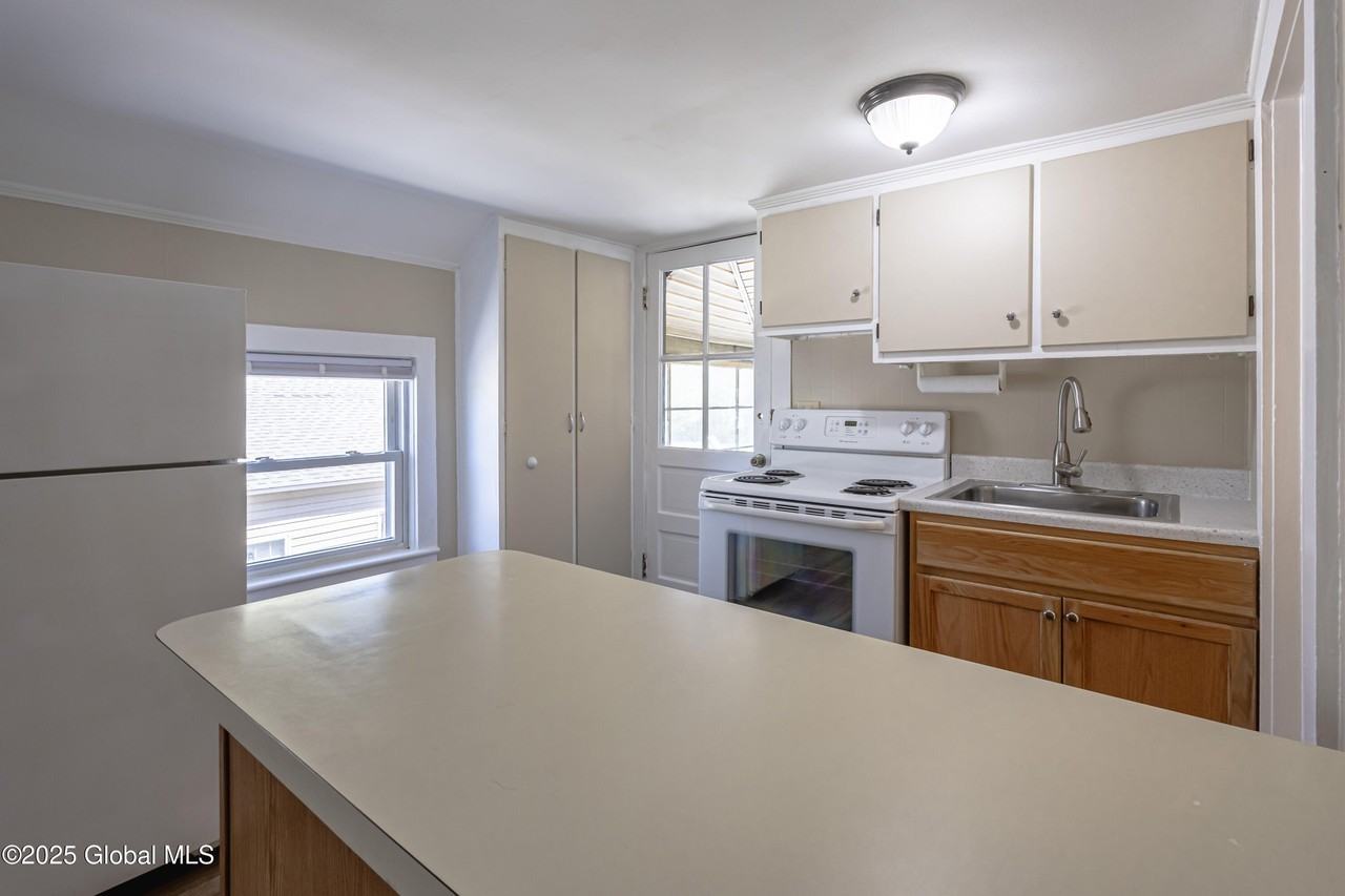 182 Kingsley Rd #2B - Photo 5 of 14