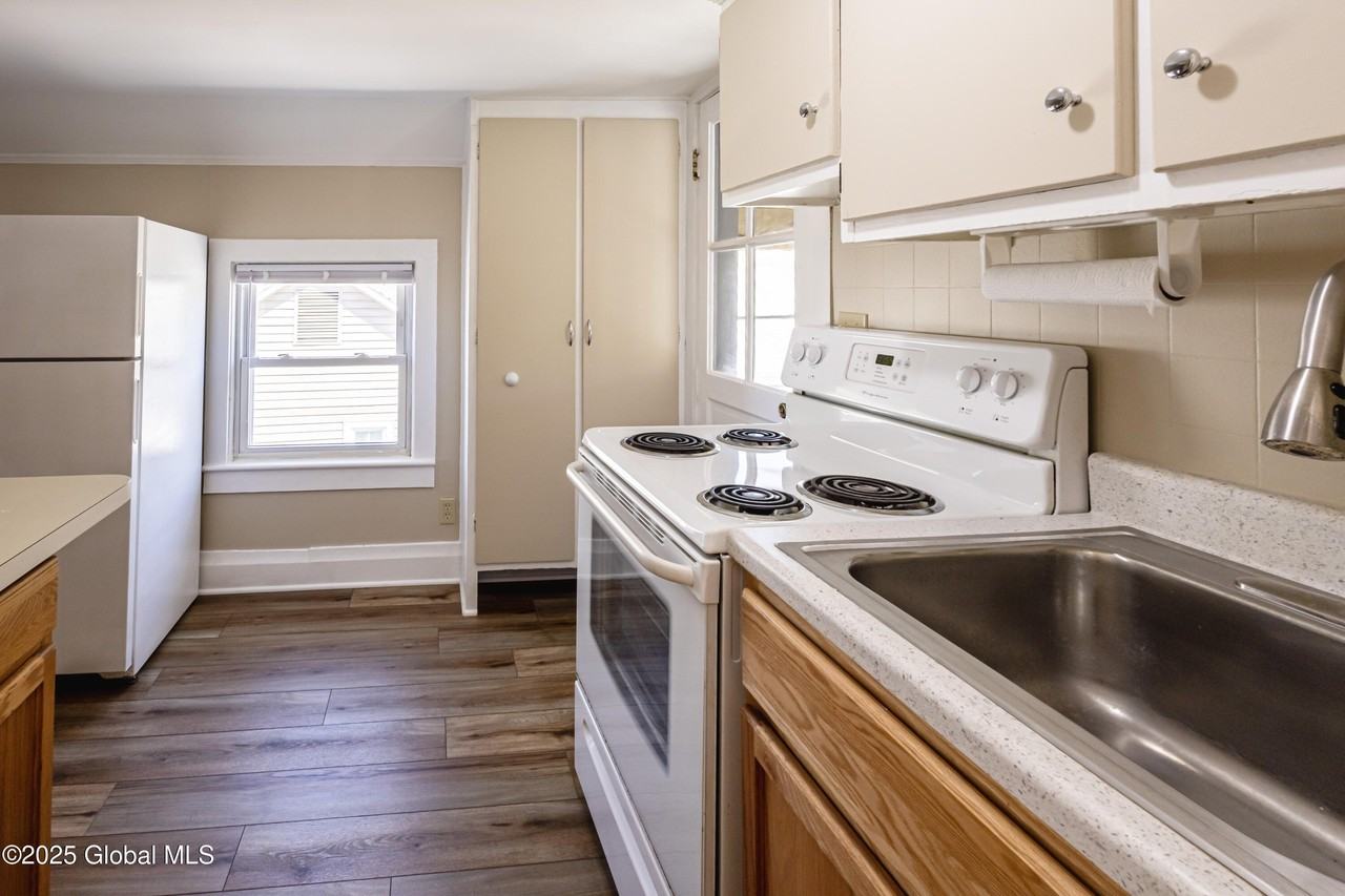 182 Kingsley Rd #2B - Photo 6 of 14