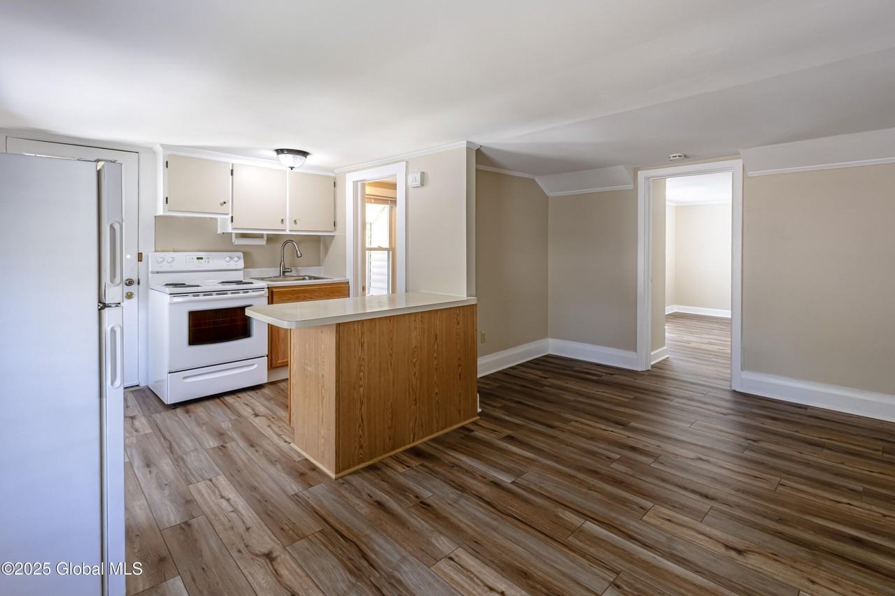 182 Kingsley Rd #2B - Photo 7 of 14