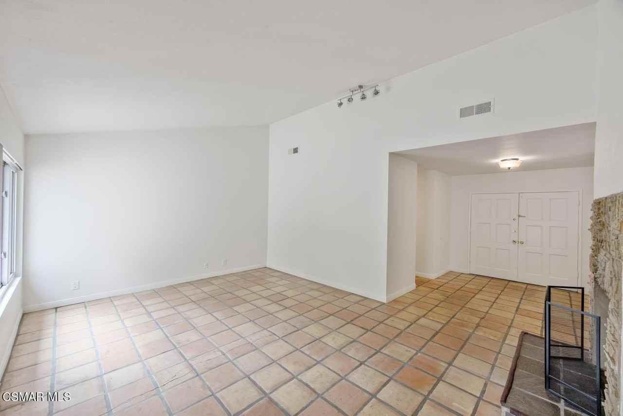 1114 Evenstar Ave - Photo 6 of 38