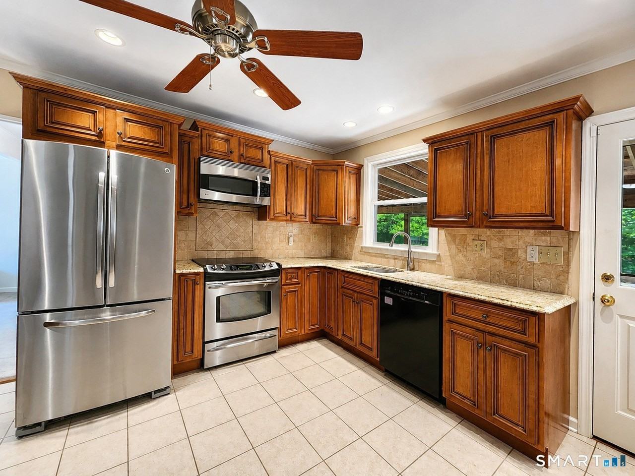 6 Nottingham Dr - Photo 2 of 13