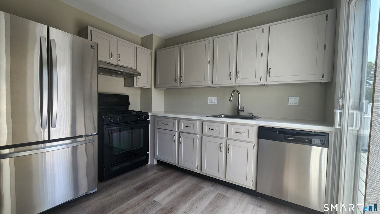 55 Peddlars Dr #55 - Photo 2 of 13