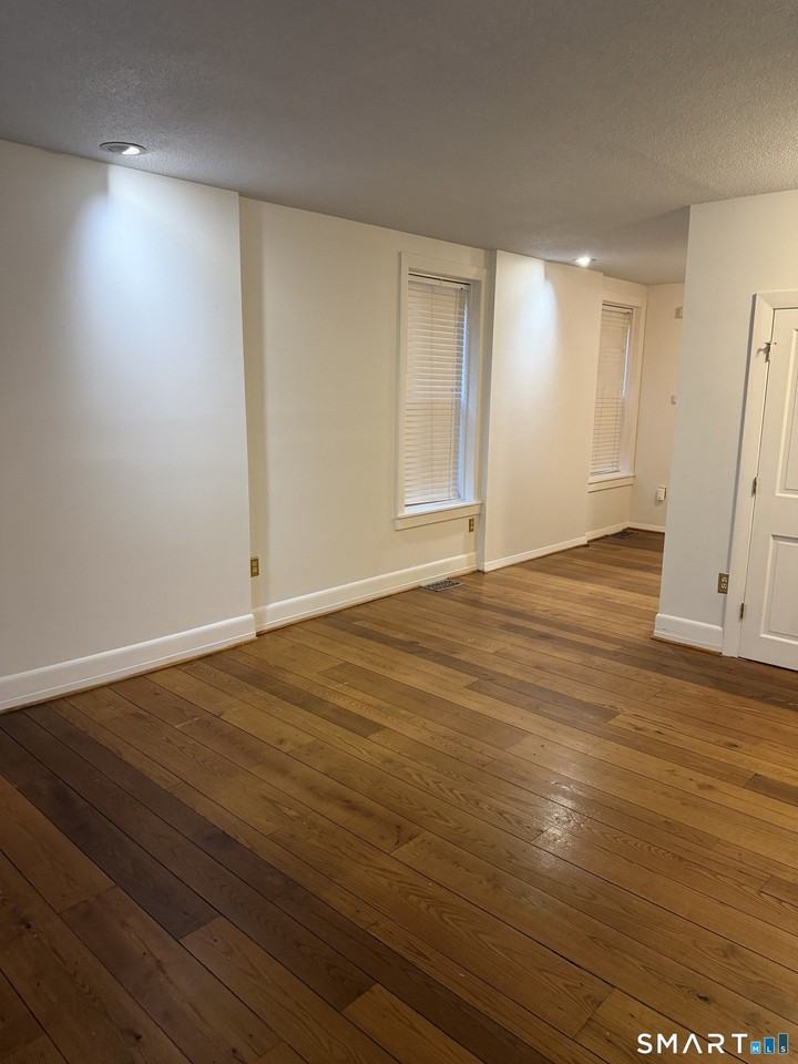 39 Congress St #A - Photo 3 of 15