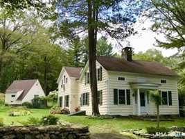 featured image of 1 Hall Rd
