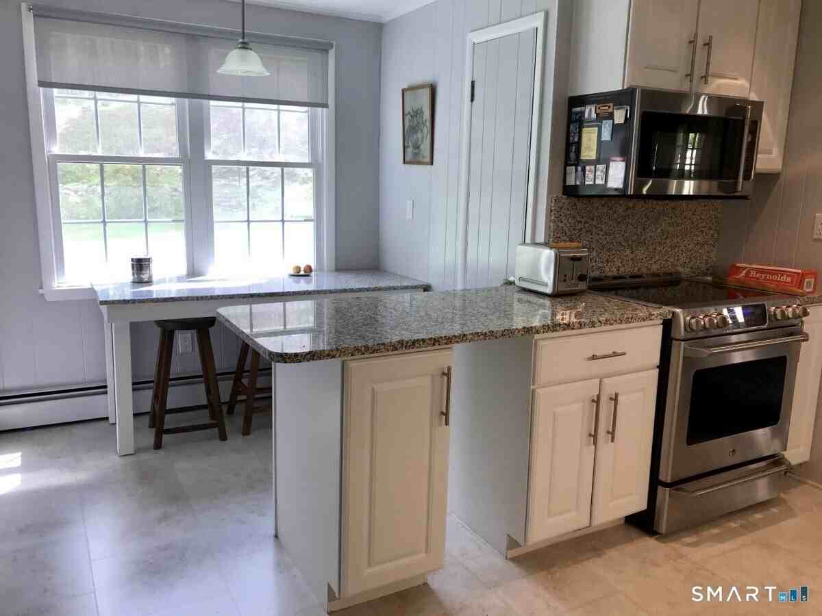 1 Hall Rd - Photo 4 of 15