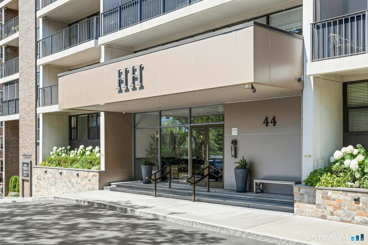 44 Strawberry Hill Ave #12F