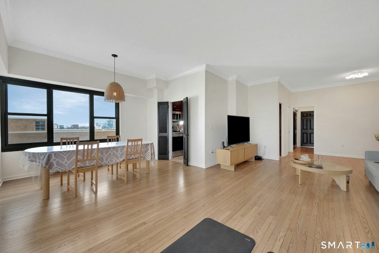 44 Strawberry Hill Ave #12F - Photo 6 of 21