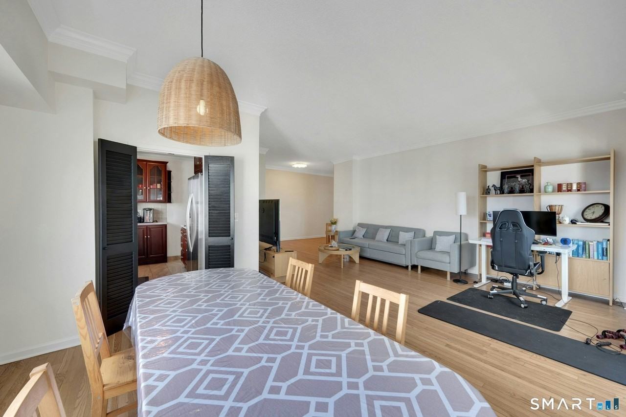 44 Strawberry Hill Ave #12F - Photo 7 of 21