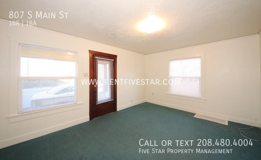807 S Main St - Photo 2 of 8