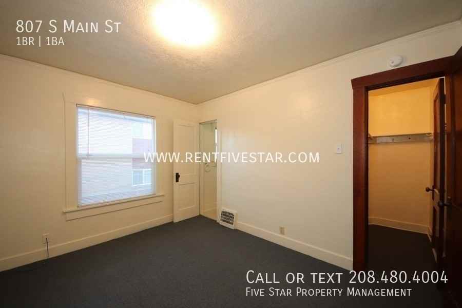 807 S Main St - Photo 4 of 8