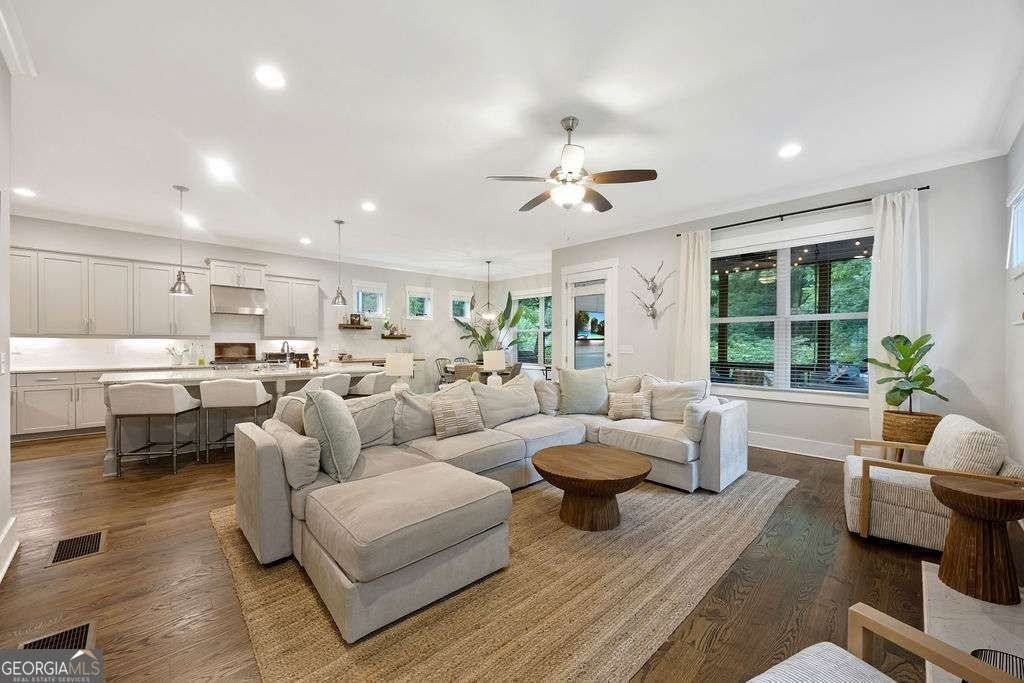 2230 Main St Nw - Photo 5 of 43