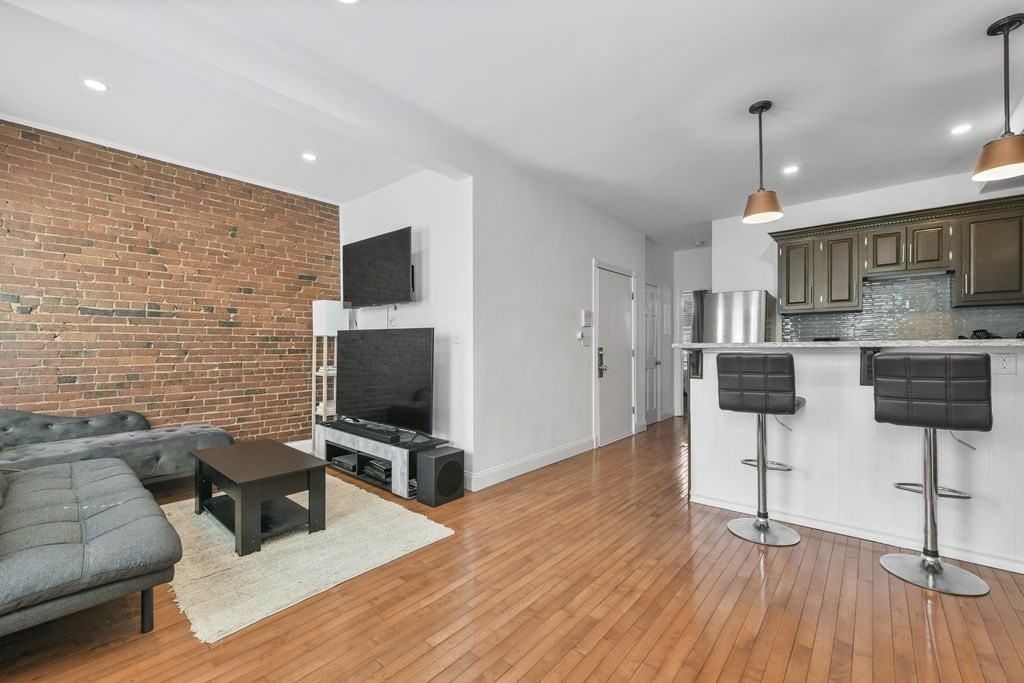 168 F St - Photo 3 of 12