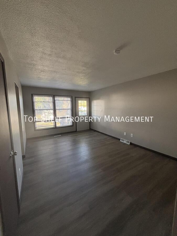 4317 67th St - Photo 2 of 13
