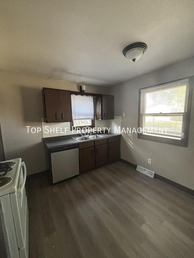 4317 67th St - Photo 3 of 13
