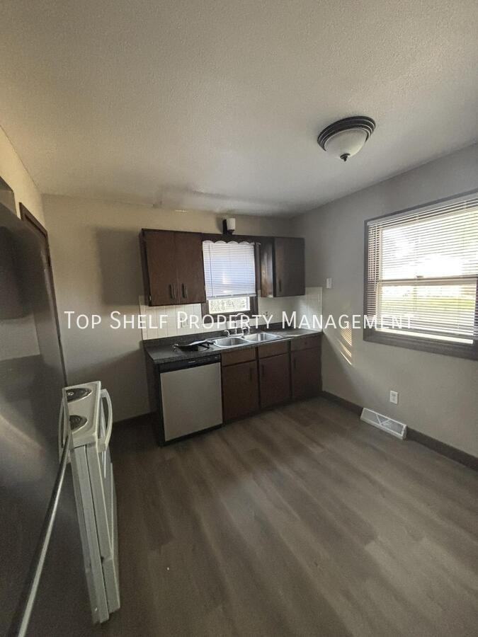 4317 67th St - Photo 4 of 13