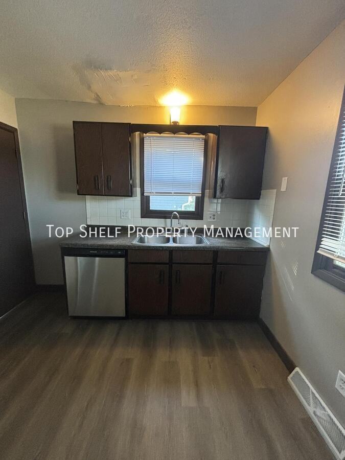 4317 67th St - Photo 6 of 13