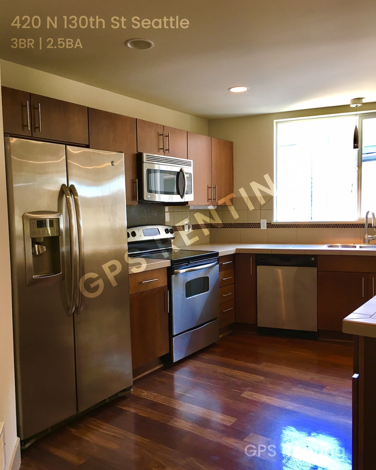 420 N 130th St - Photo 4 of 20