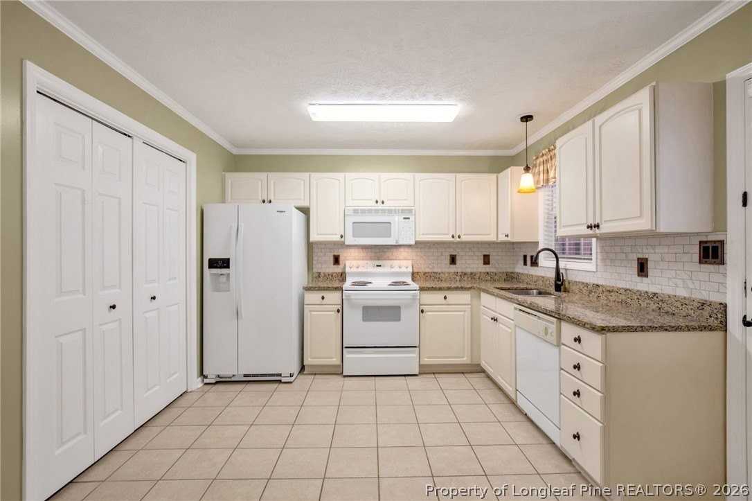 425 Cityview Ln - Photo 7 of 24