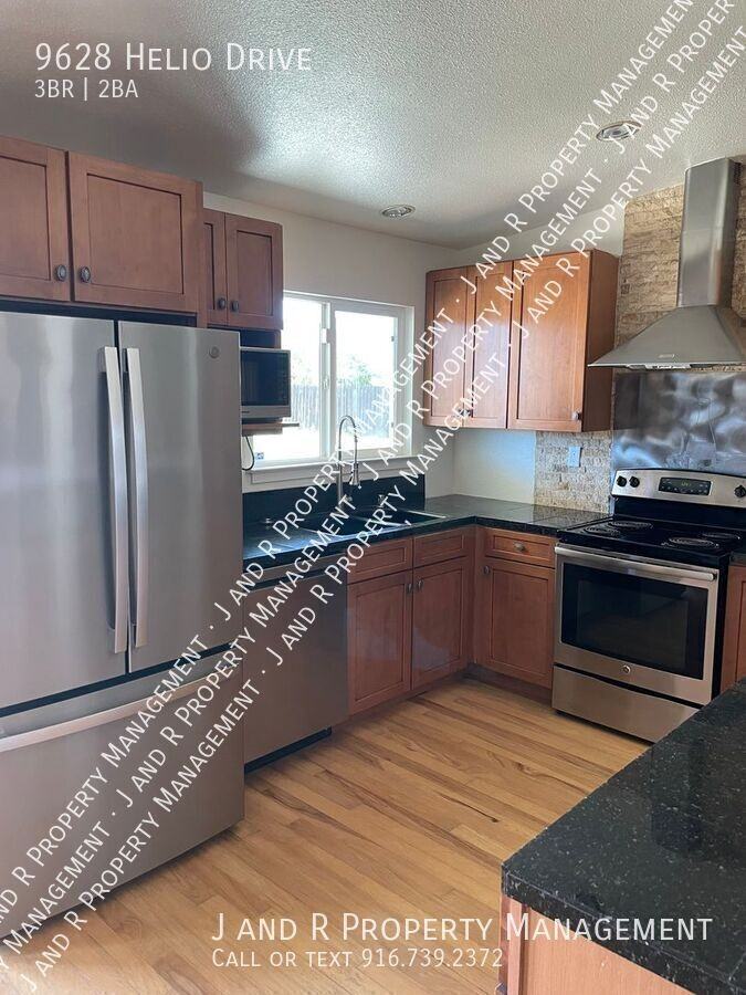 9628 Helio Dr - Photo 2 of 15