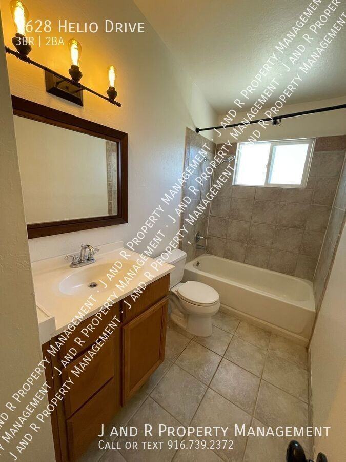 9628 Helio Dr - Photo 5 of 15