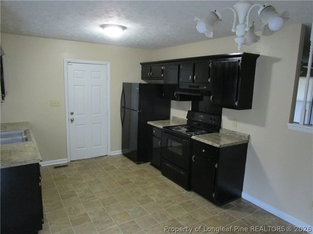 2122 Constitution Dr - Photo 2 of 20