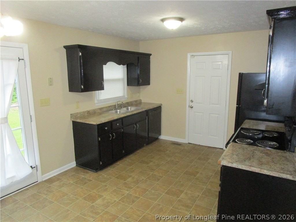 2122 Constitution Dr - Photo 3 of 20