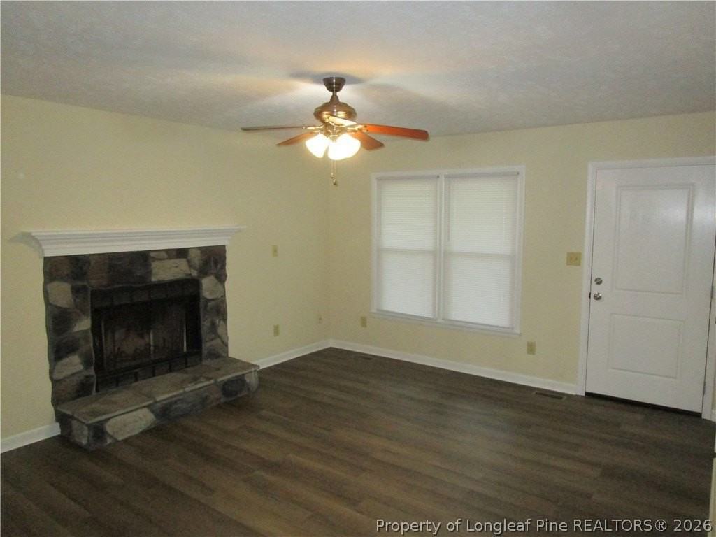 2122 Constitution Dr - Photo 4 of 20