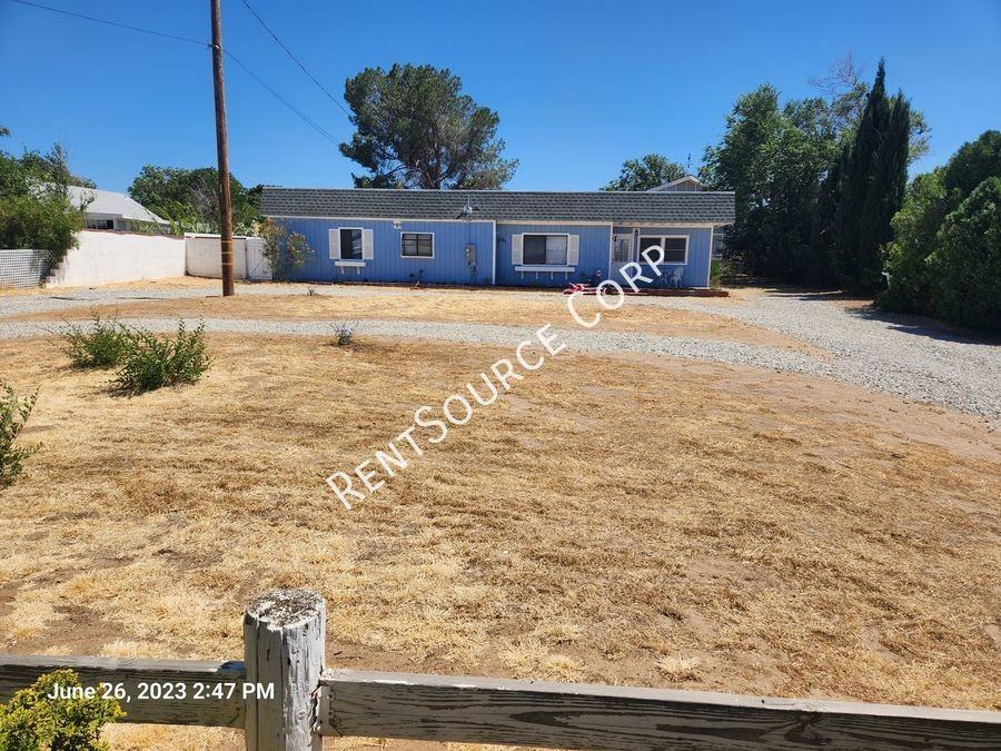 4842 W Avenue M4 - Photo 2 of 24