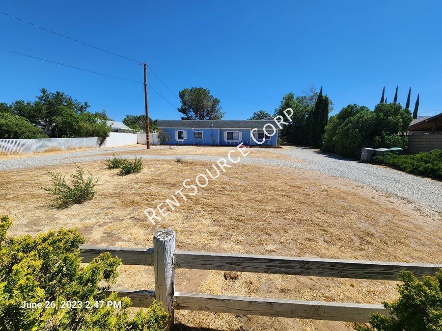 4842 W Avenue M4 - Photo 3 of 24