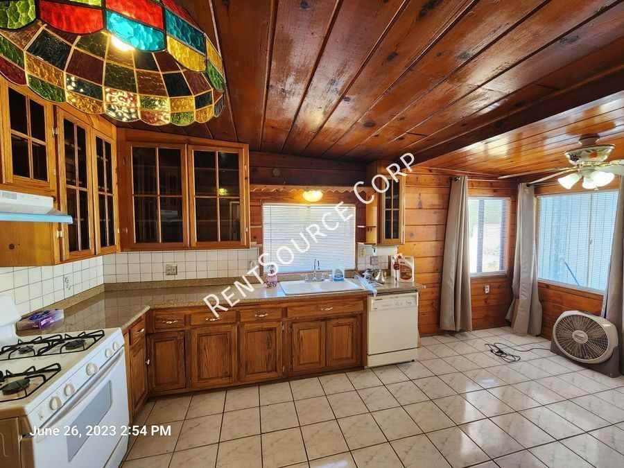 4842 W Avenue M4 - Photo 6 of 24