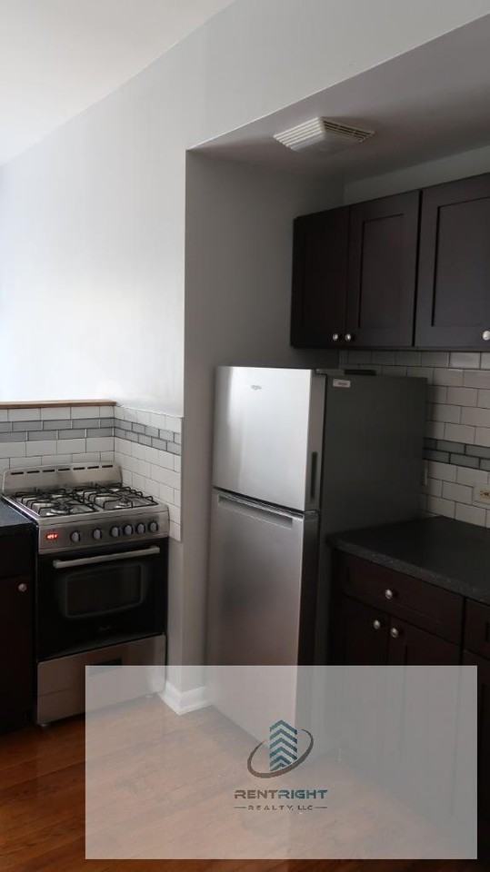 755 W Buena Ave #206 - Photo 4 of 11