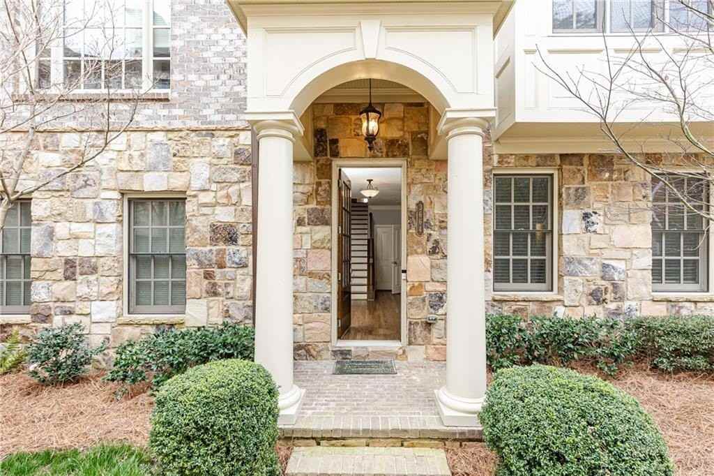 3664 Brookhaven Manor Xing Ne - Photo 4 of 50