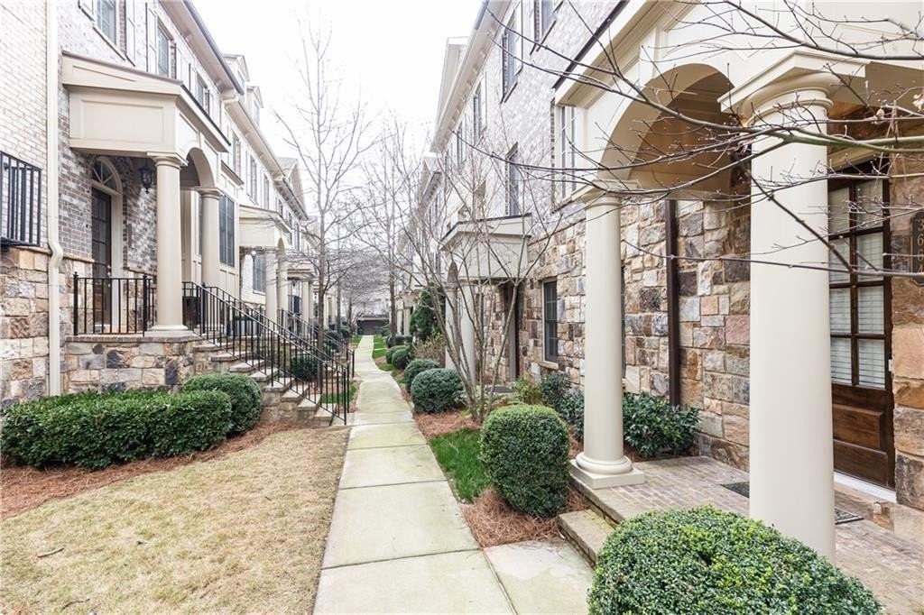 3664 Brookhaven Manor Xing Ne - Photo 5 of 50