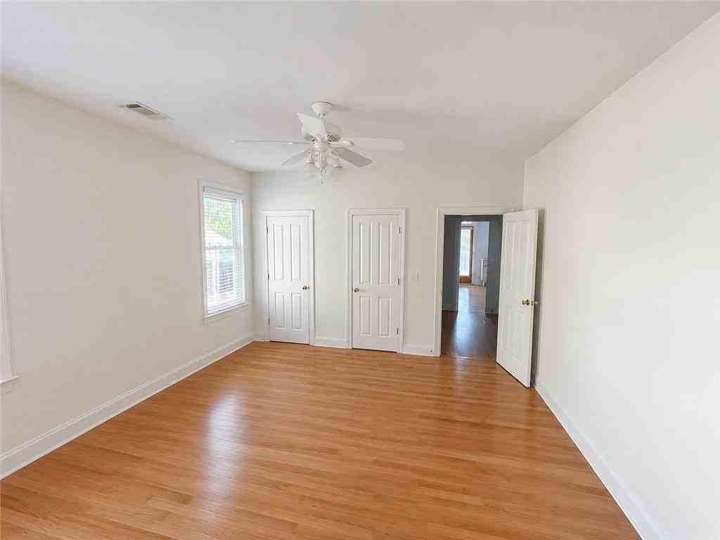 479 Woodward Ave Se - Photo 5 of 28