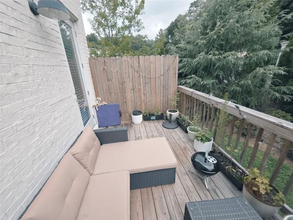 8020 Linfield Way - Photo 2 of 24