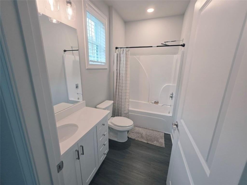 8020 Linfield Way - Photo 5 of 24