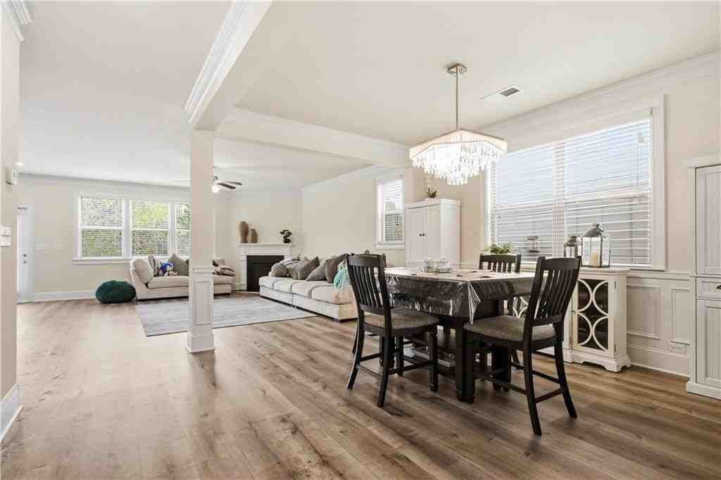 1220 Wesleyan Pl - Photo 7 of 37