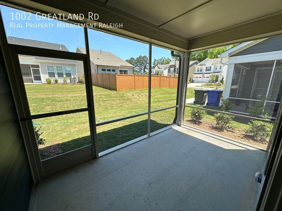 1002 Greatland Rd - Photo 3 of 14
