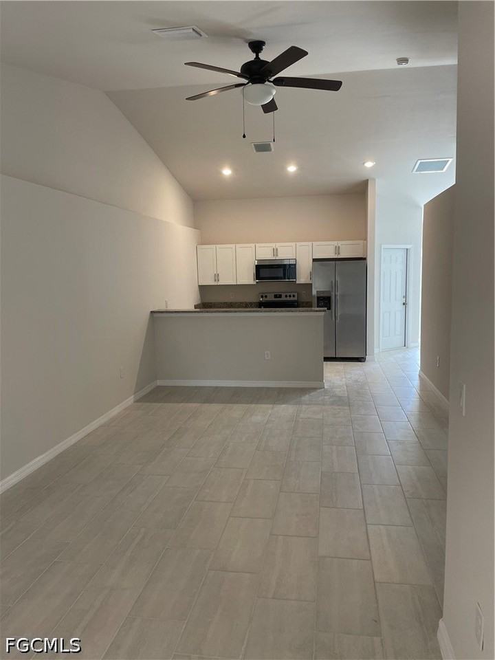 1211 Se 8th Ter - Photo 4 of 9