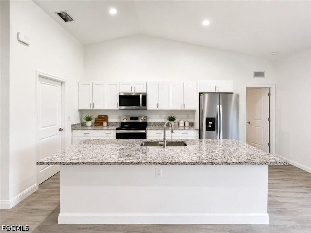 537 Greenbriar Blvd - Photo 2 of 15