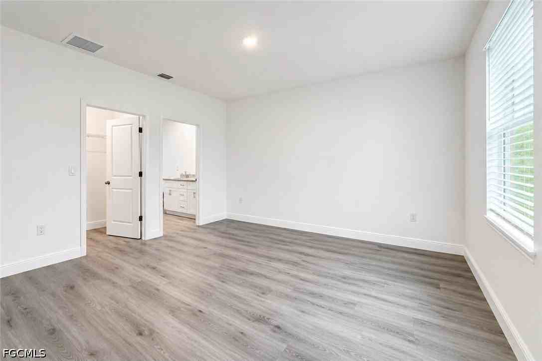 537 Greenbriar Blvd - Photo 4 of 15