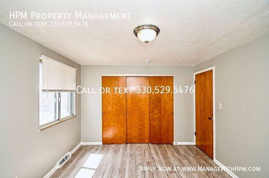 818 S Green Rd #8 - Photo 3 of 15