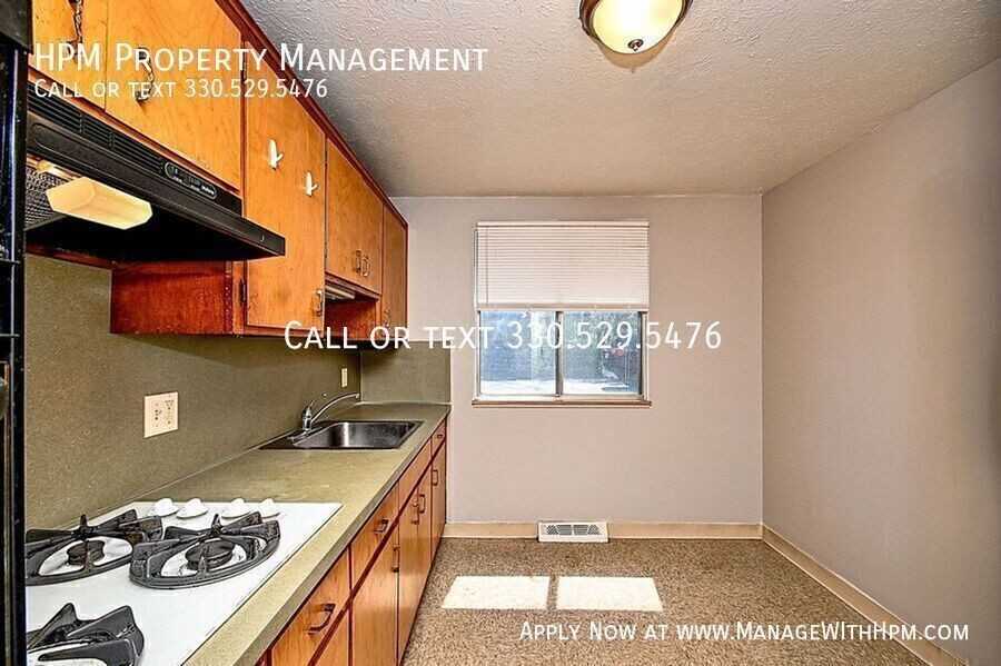 818 S Green Rd #8 - Photo 6 of 15