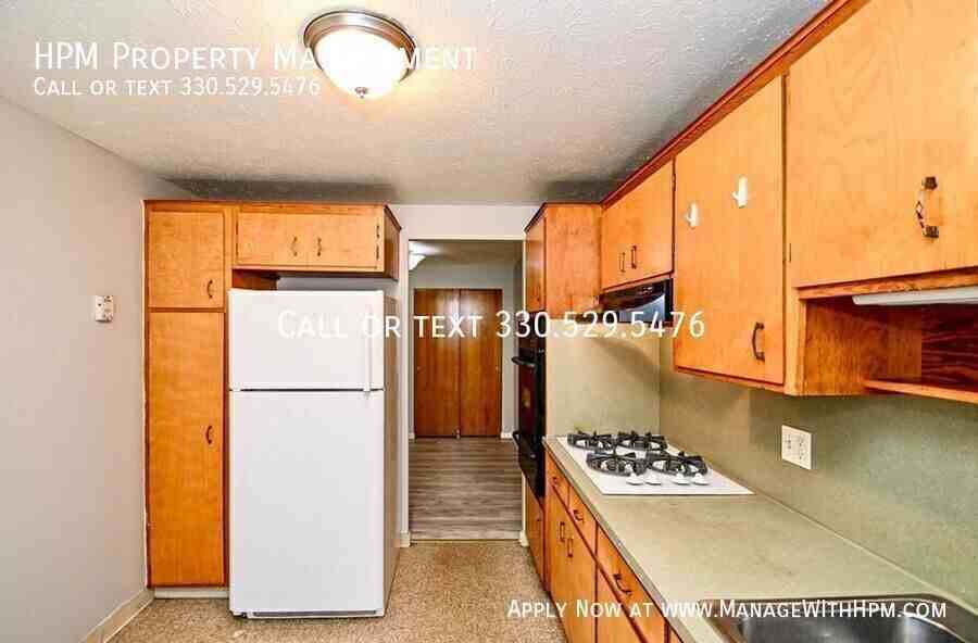 818 S Green Rd #8 - Photo 7 of 15